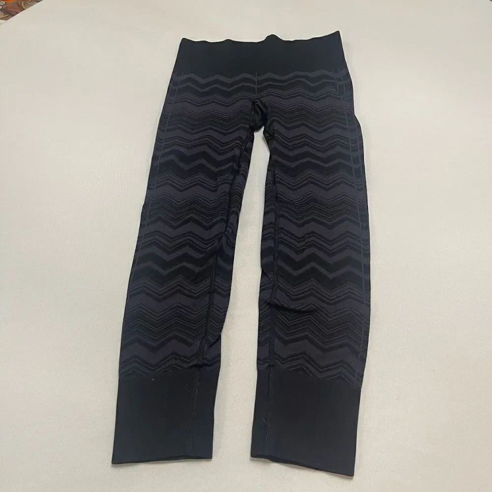 Lululemon Ebb to Street Pants Leggings navy and black chevron Seamless Womens 4